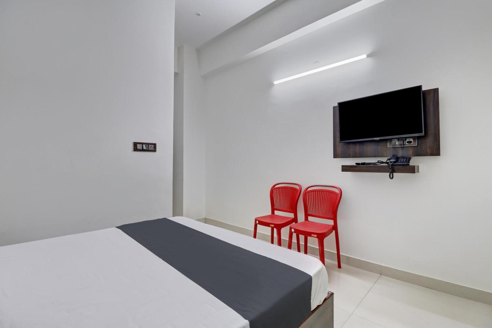Hotel O J.K. Suites & Rooms Бангалор Екстериор снимка