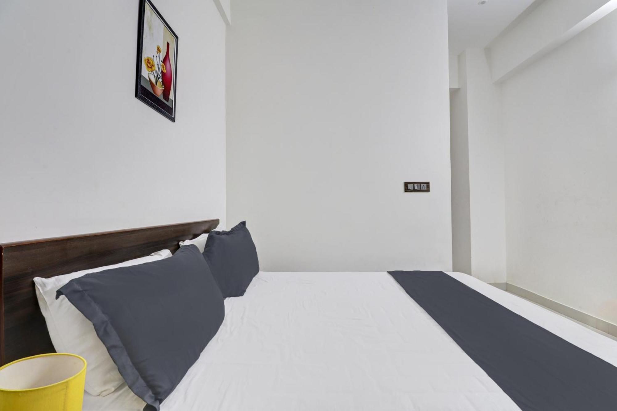 Hotel O J.K. Suites & Rooms Бангалор Екстериор снимка